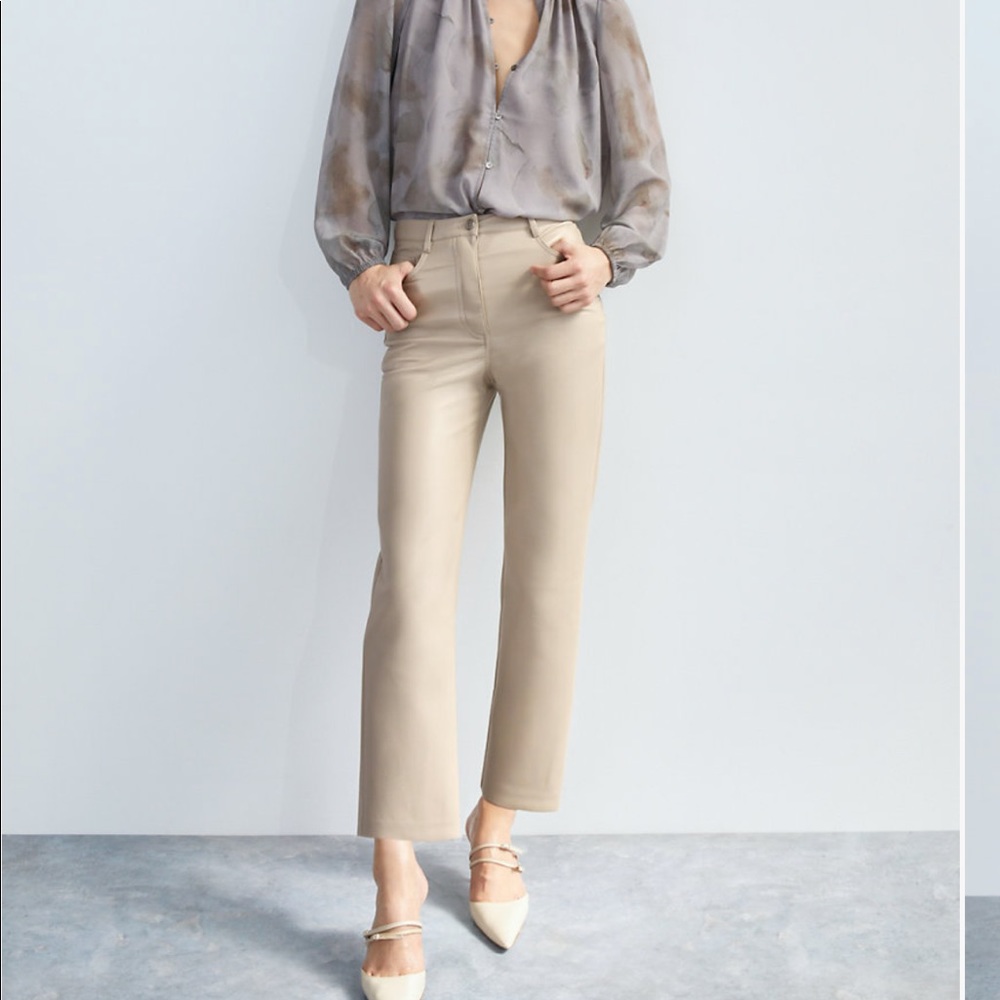 Aritzia Wilfred Melina Cropped Light Taupe Pant Size 2